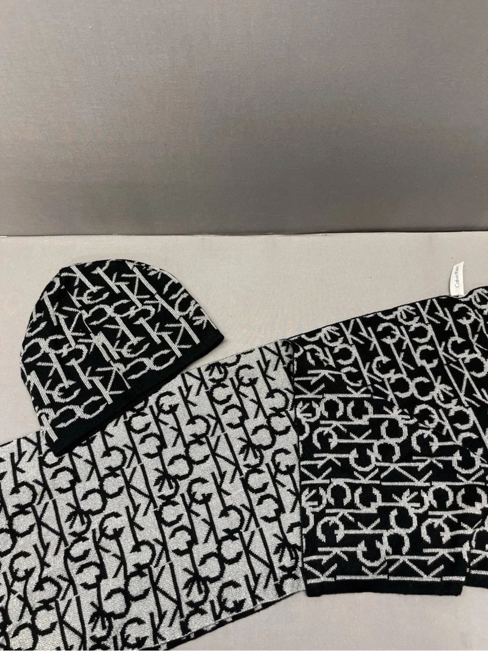 Calvin Klein Knit Scarf and Beanie Set - Black & White